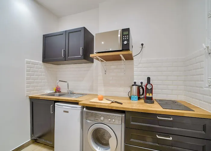 Parisconciergerie - Champs Elysees Париж