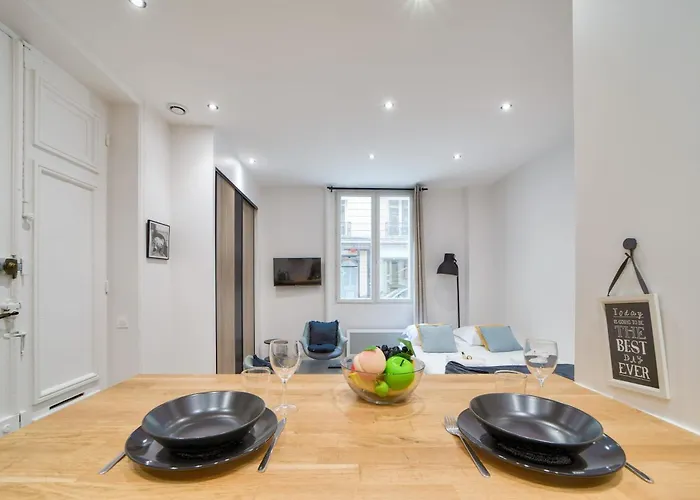 Parisconciergerie - Champs Elysees Apartment